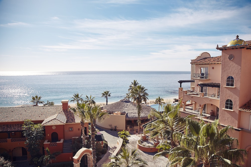 Deluxe Room, 1 Double Bed, Balcony, Ocean View thumbnail 5