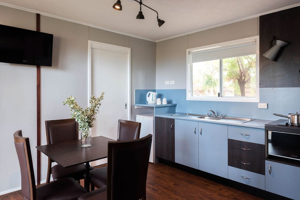 Outback Cabin - One Bedroom photo 2