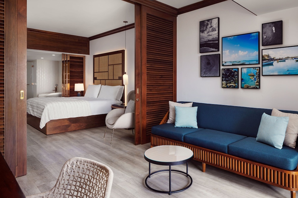 Family Suite, 1 King Bed with Sofa bed, Beachfront - Photo 9