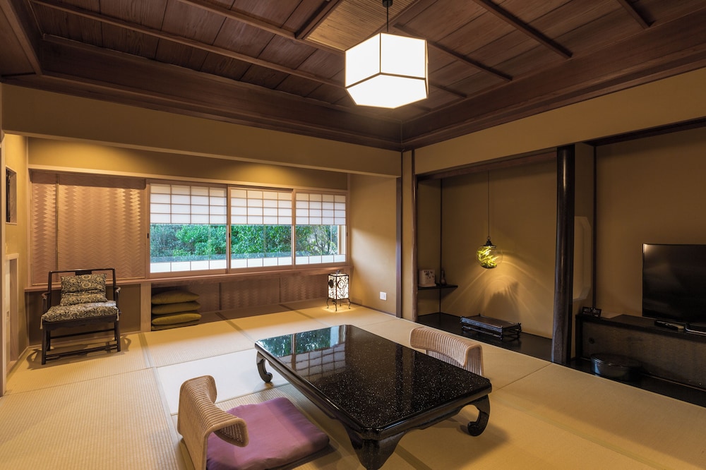 Presidential Suite, 2 Bedrooms, Connecting Rooms, Garden View photo 2
