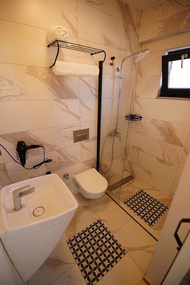 Standard Triple Room photo 2