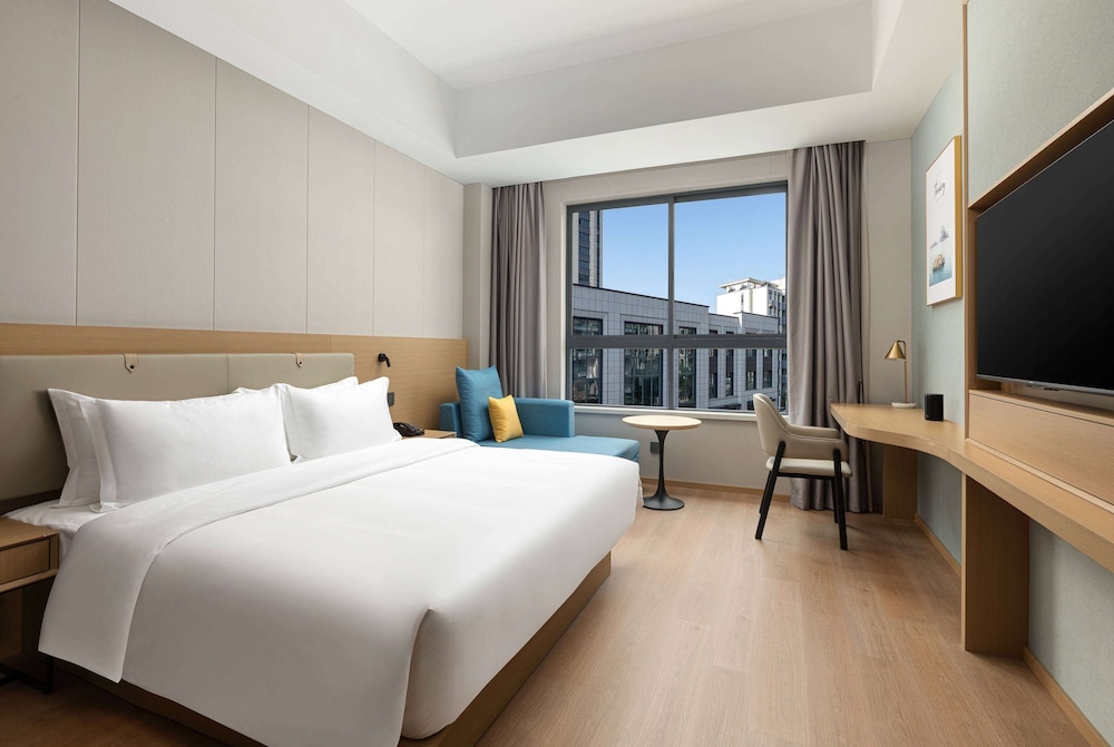 Room, 1 King Bed, Non Smoking (Smart Room)