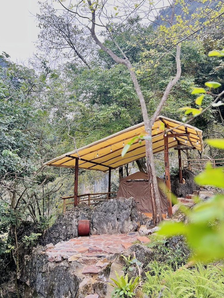 Panoramic Tent, 1 Queen Bed, Lake View, Lakeside photo 3