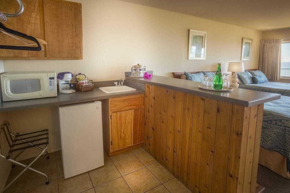 Suite, 2 Queen Beds, Patio photo 2