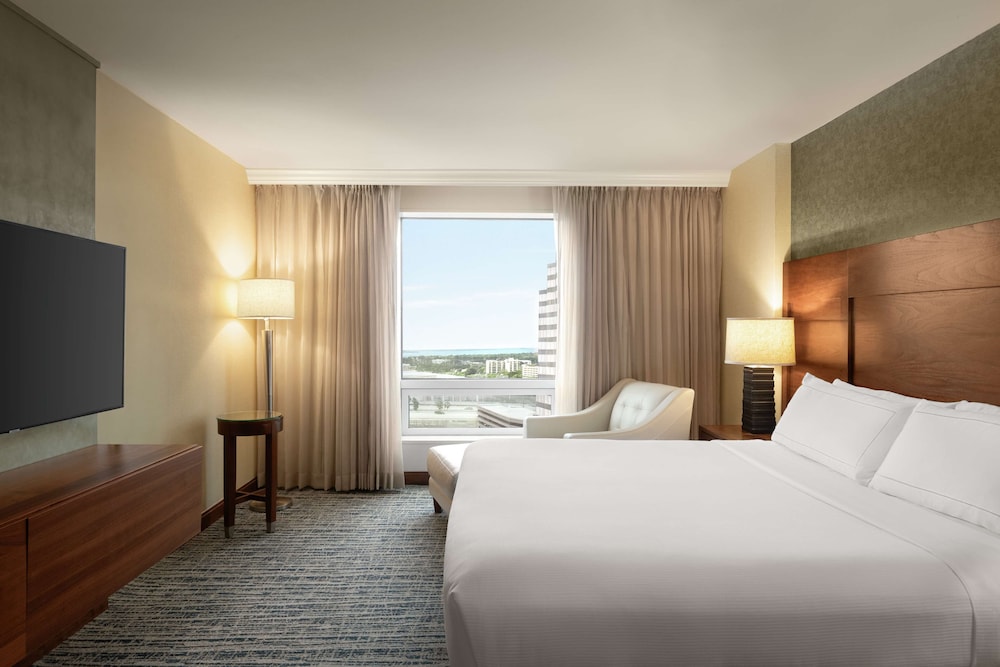 Suite, 1 Bedroom, Pool View - Photo 1