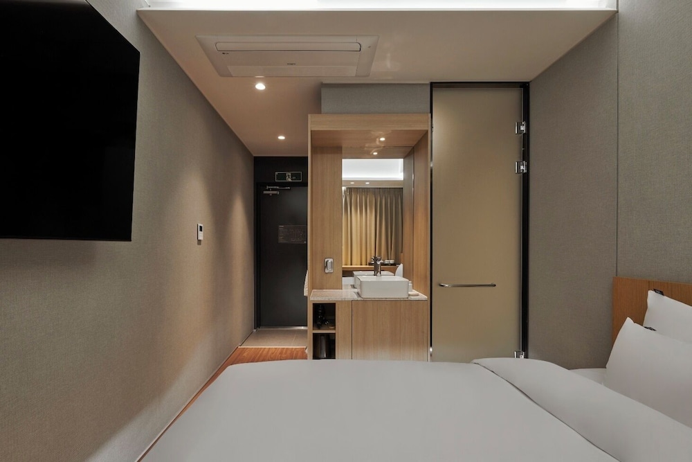 Standard Double Room, City View