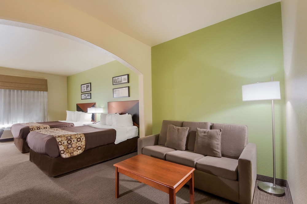 Suite, Multiple Beds, Non Smoking, Refrigerator & Microwave (With Sofabed) - Photo 1