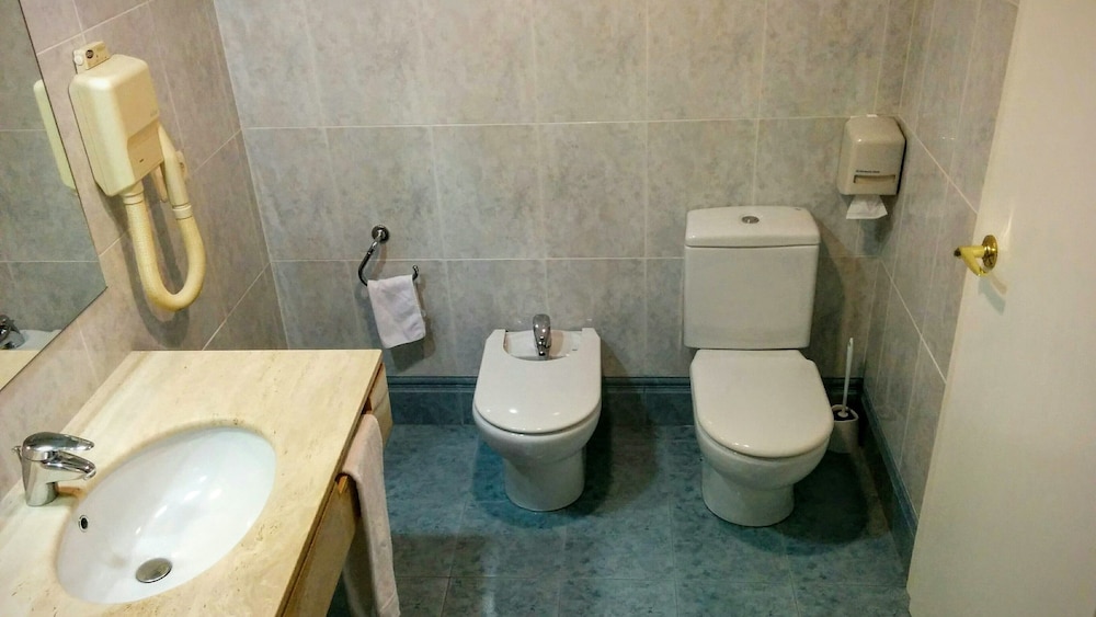 Superior Double or Twin Room - Photo 6