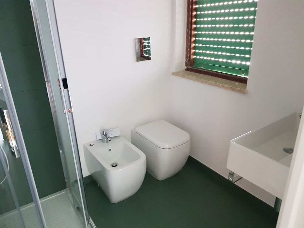 Double or Twin Room - Photo 7