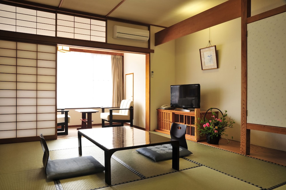 ZUIHORO - Japanese Style Room for 5 People