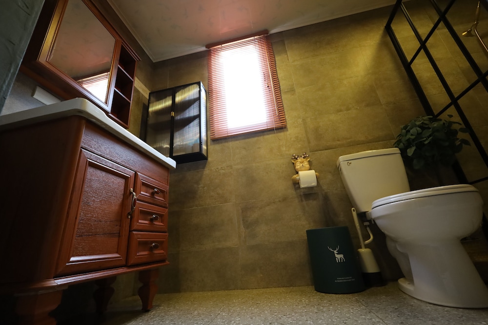 Deluxe Double Room - Photo 14