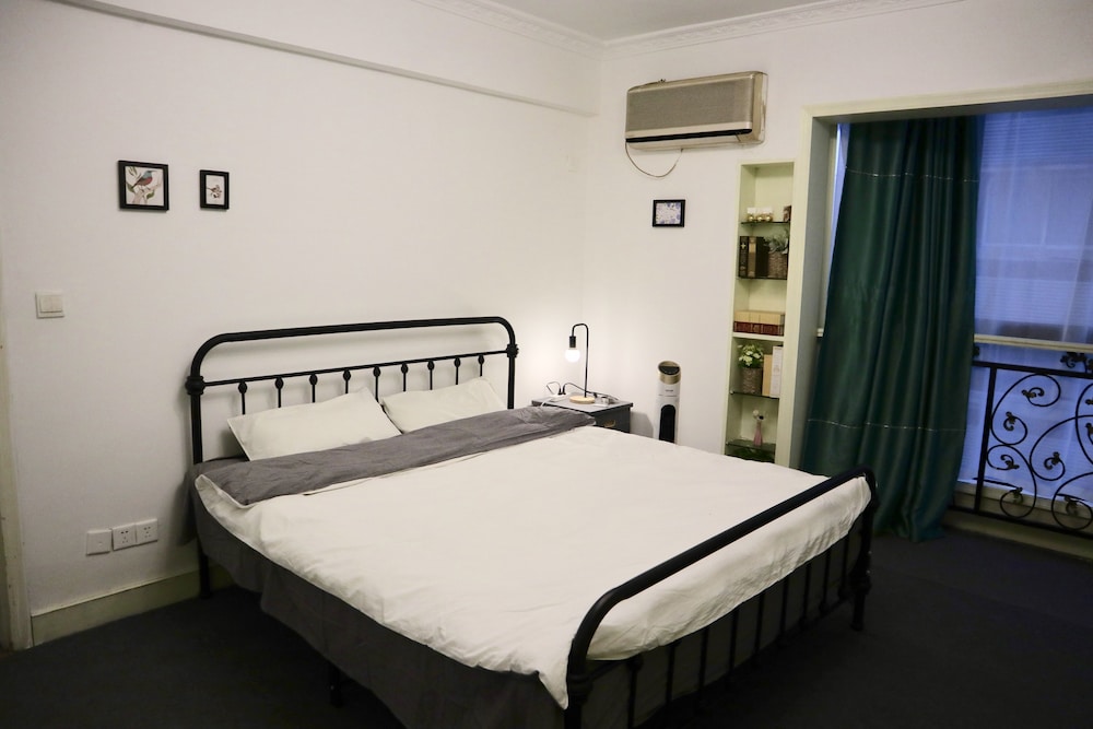 Four-Bedroom Apartment photo 1