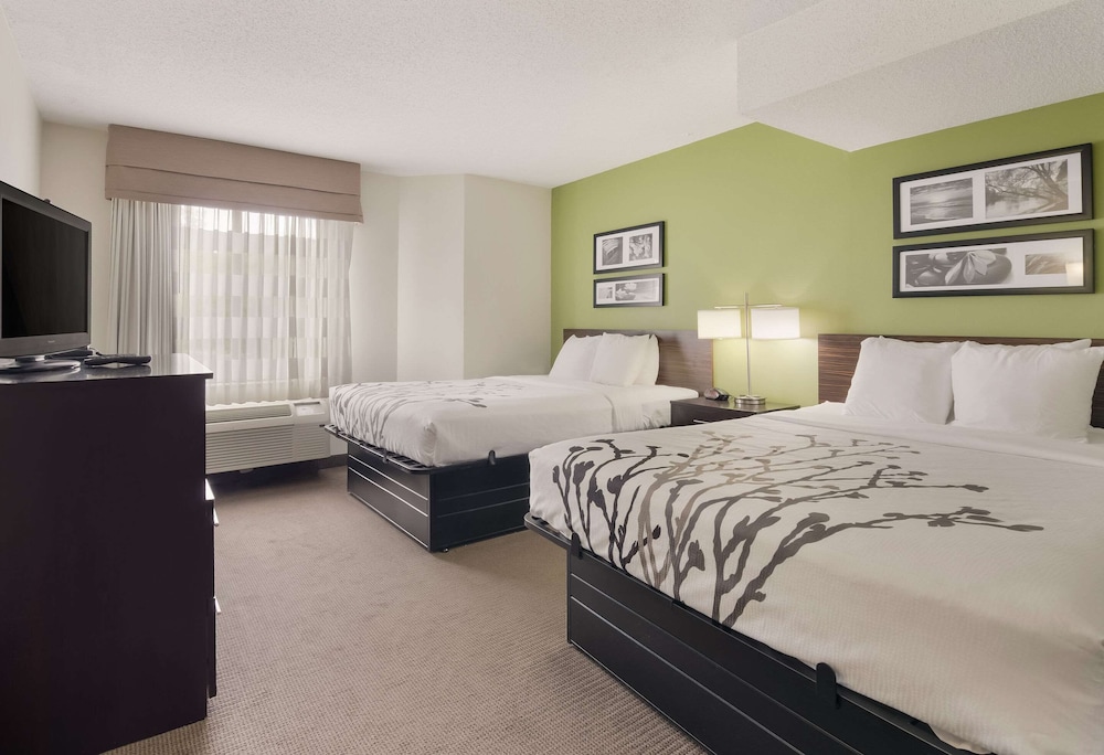 Suite, Multiple Beds, Non Smoking photo 2