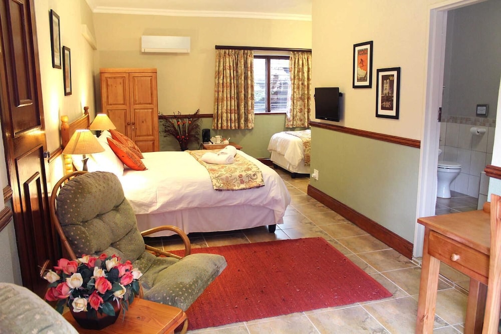 Standard Twin Room photo 2