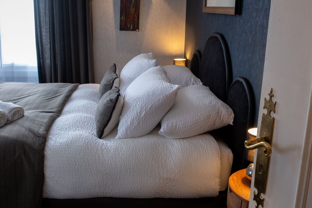 Deluxe Double Room, Ensuite, City View (Deluxe Cabine du Timonier)