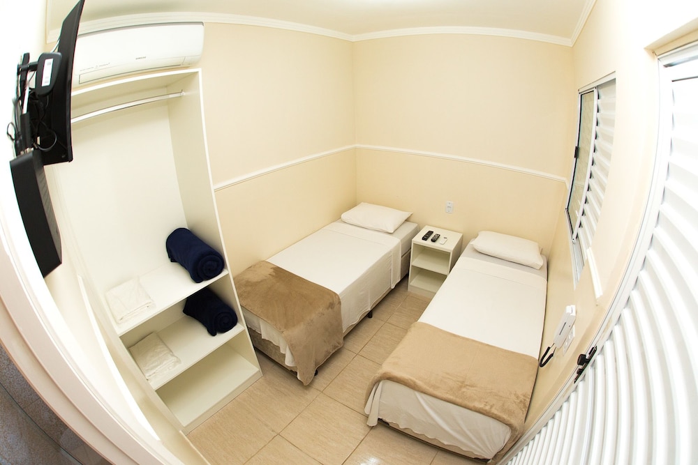 Twin Room, 2 Twin Beds, Non Smoking photo 3