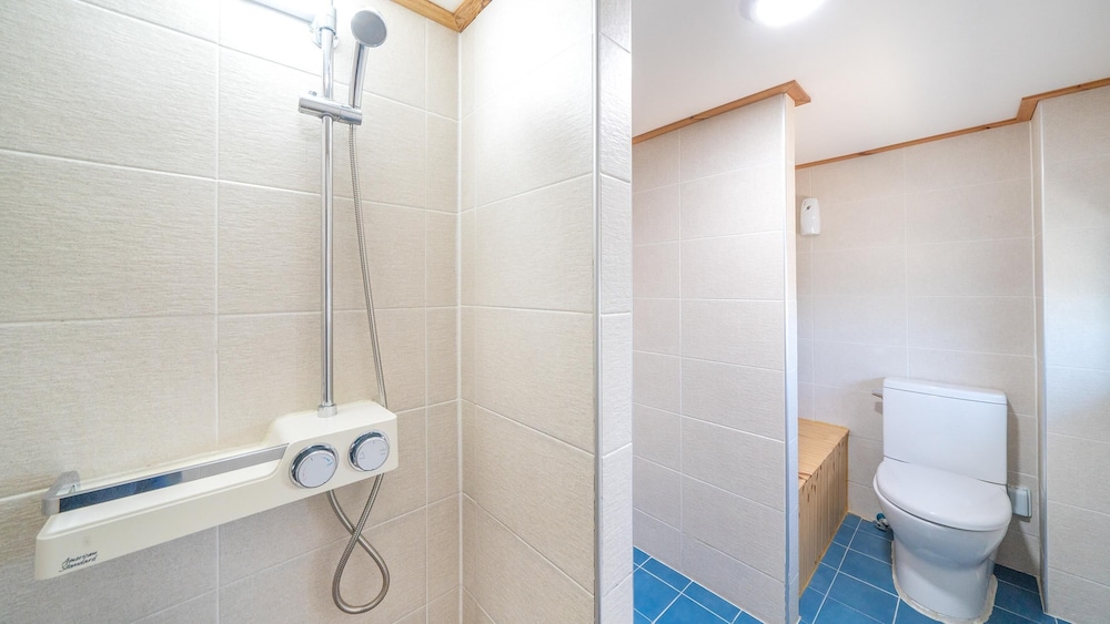 Basic Room, 1 Bedroom (blue 3) - Photo 4