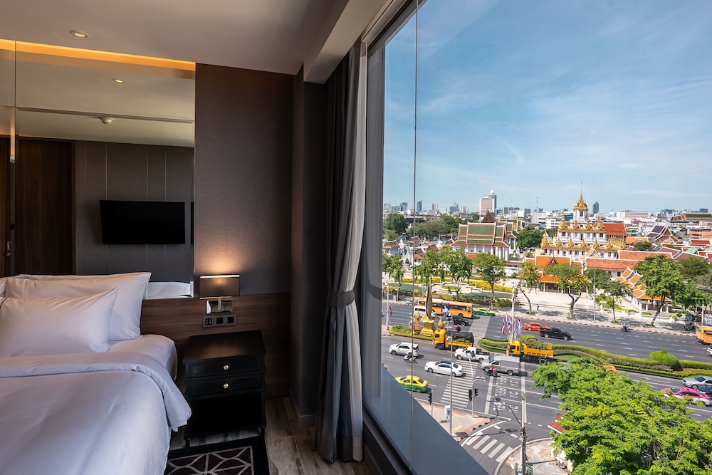 Signature Suite, 1 King Bed with Sofa bed
