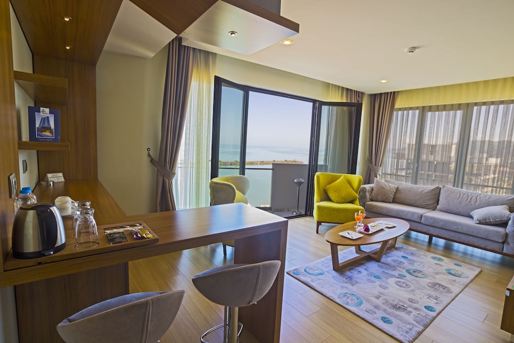 Deluxe Suite, 2 Bedrooms, Sea View