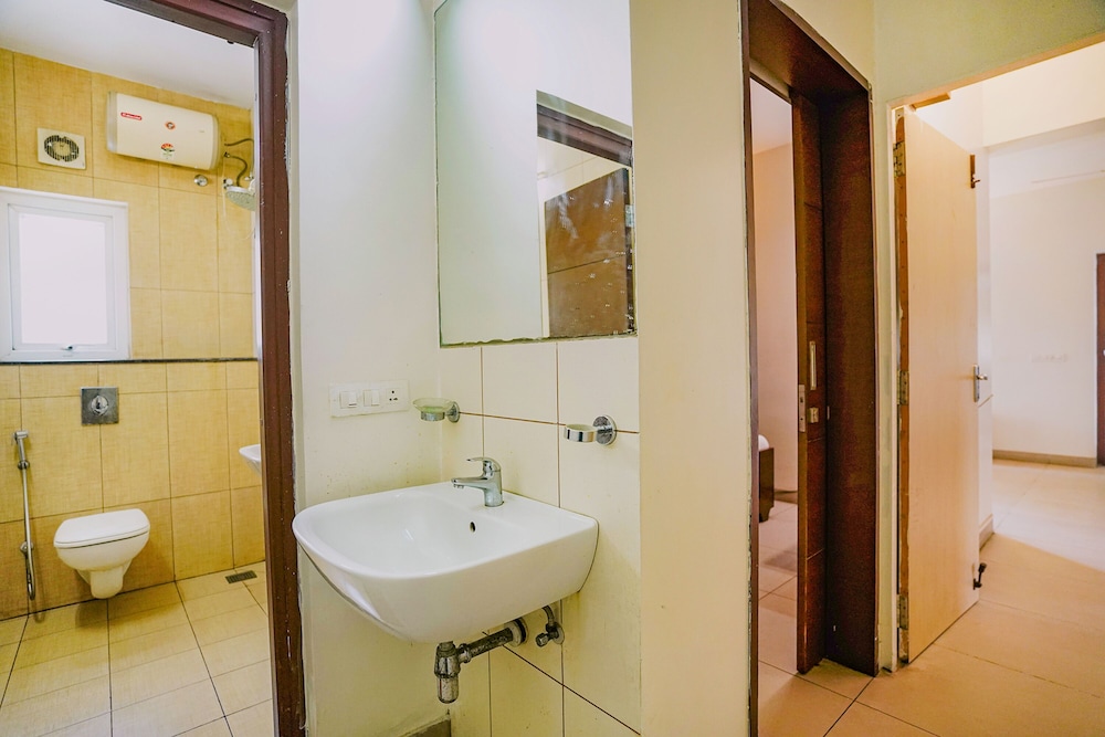 Deluxe Room - Photo 5