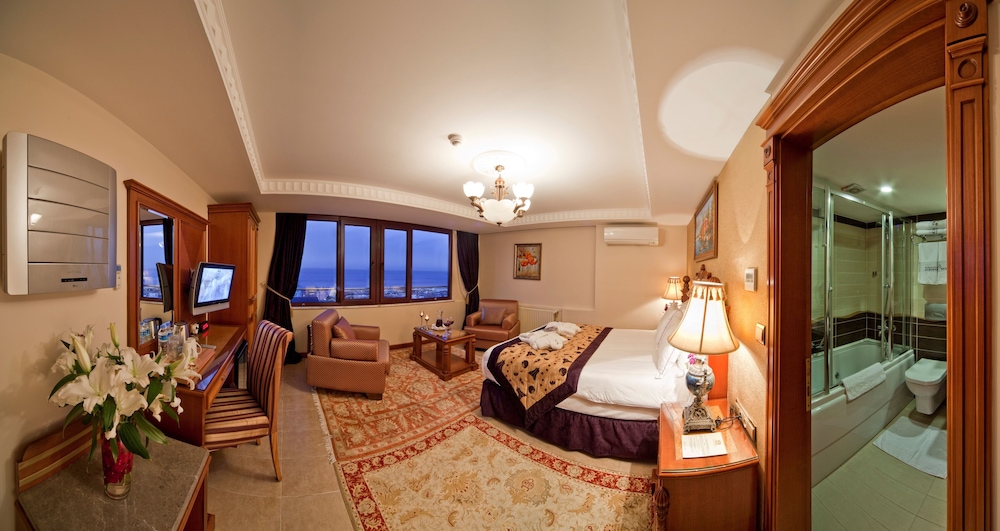 Executive Room with Balcony, Sea view or Hagia Sophia view photo 1