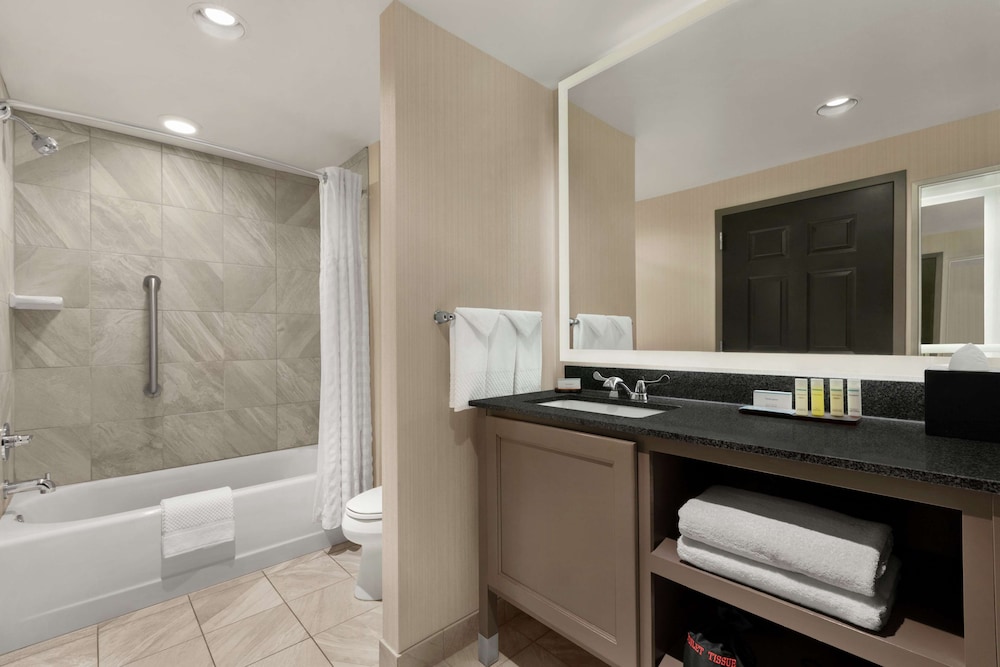 Suite, 2 Queen Beds, Non Smoking photo 3