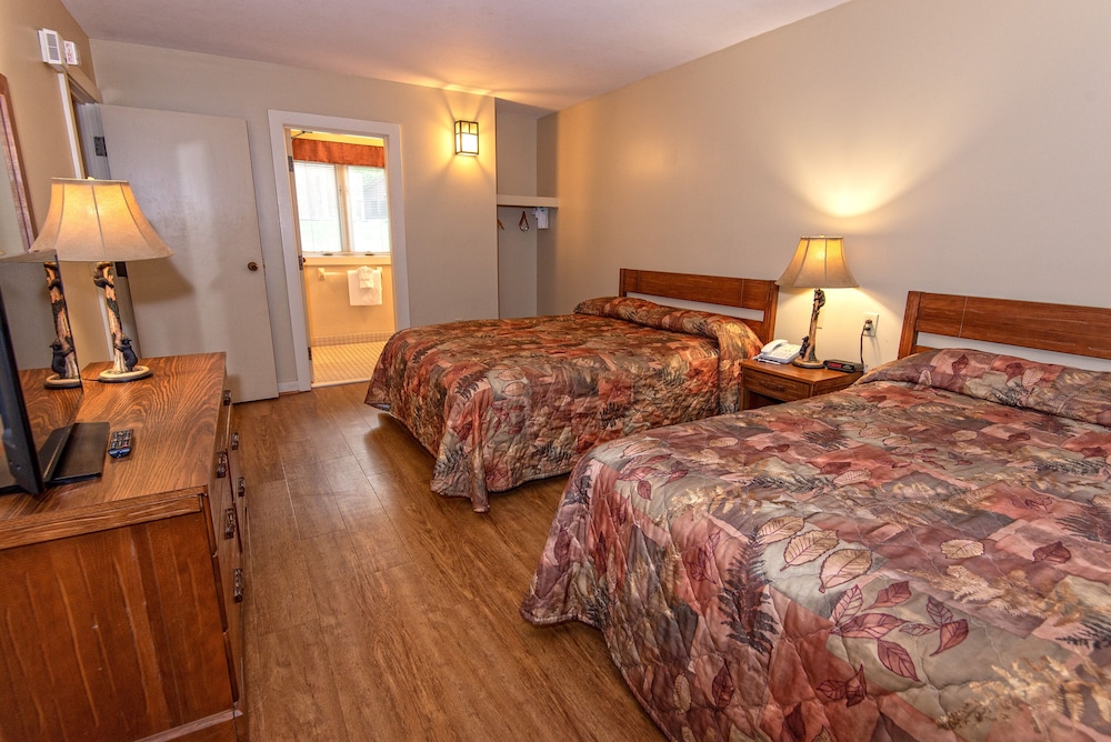 Standard Cottage, 2 Bedrooms (4 Queen Beds) photo 1