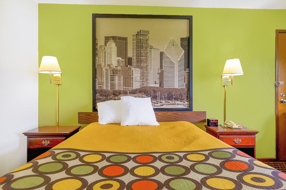 Room, 1 King Bed, Non Smoking - Photo 4