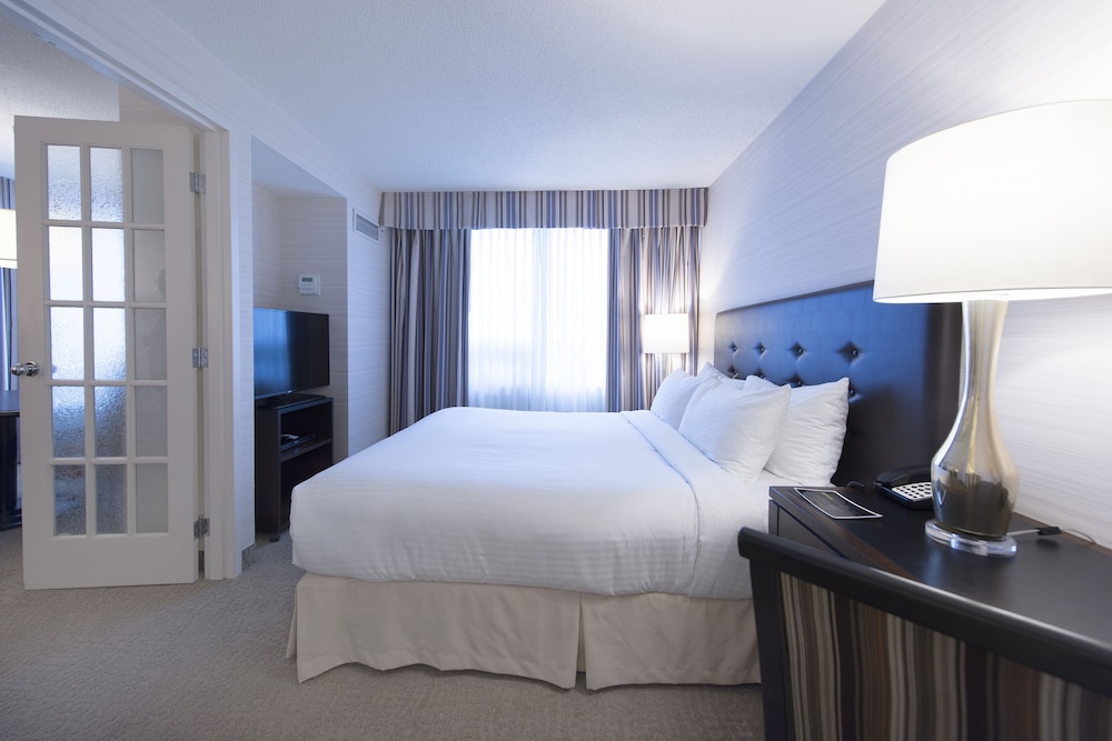 Executive Suite, 1 King Bed with Sofa bed, Executive Level - Photo 8