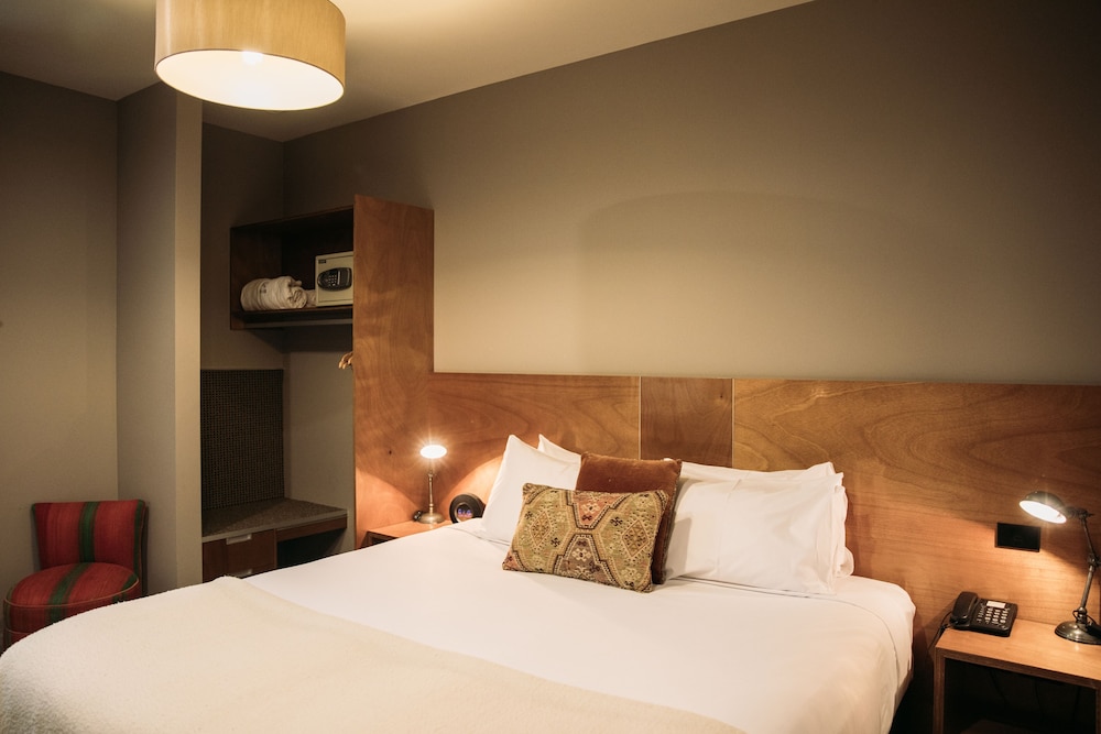Queen Victoria Suite