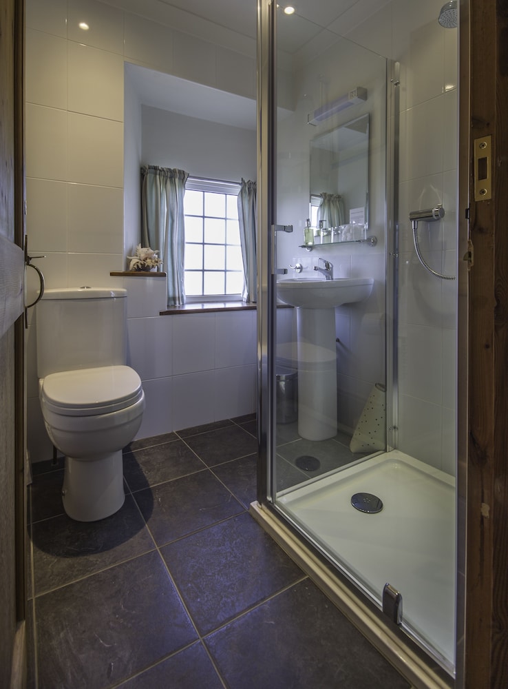 Small Double Room, Private Bathroom (2) photo 3