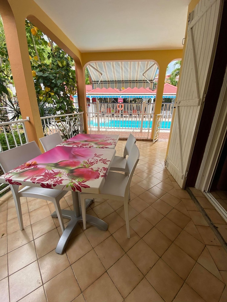 Family Suite, 1 Bedroom, Pool View photo 2