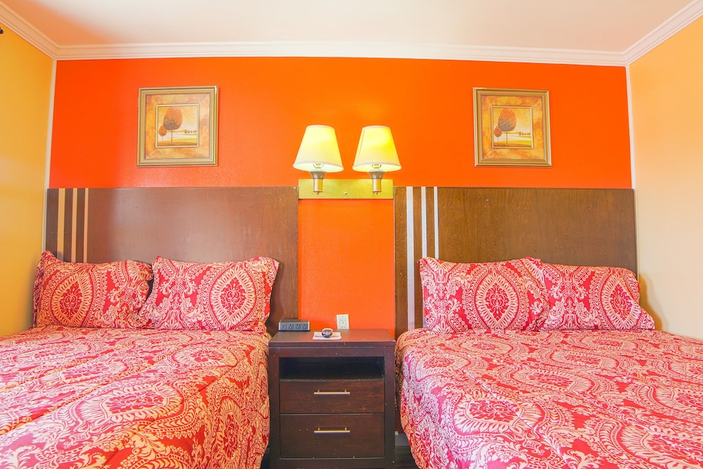 Room, Multiple Beds - Photo 3