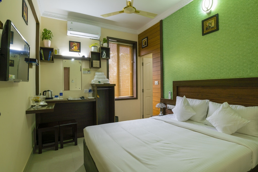 Deluxe Double Room, 1 Queen Bed, Private Bathroom photo 1