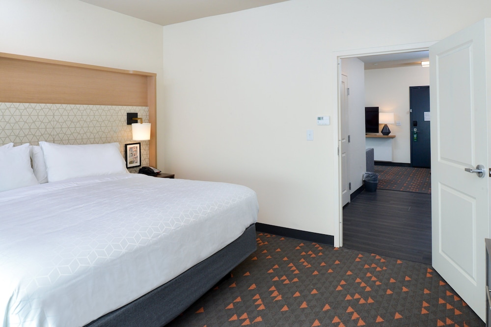 Suite, 1 King Bed, Accessible (Communications, Mobility) - Photo 1