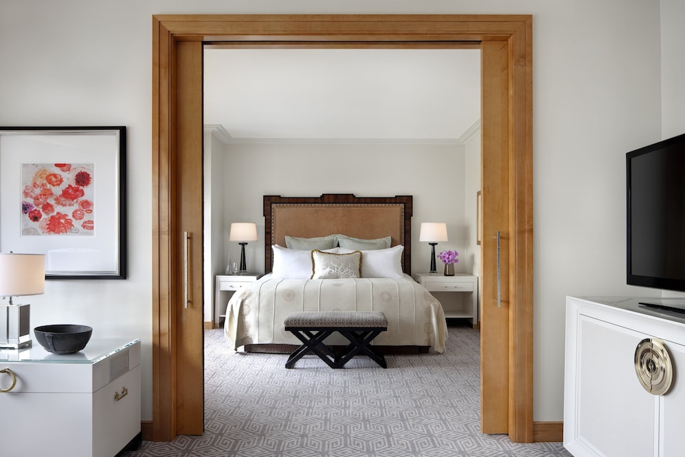 Accessible Towers Executive Suite with King Bed