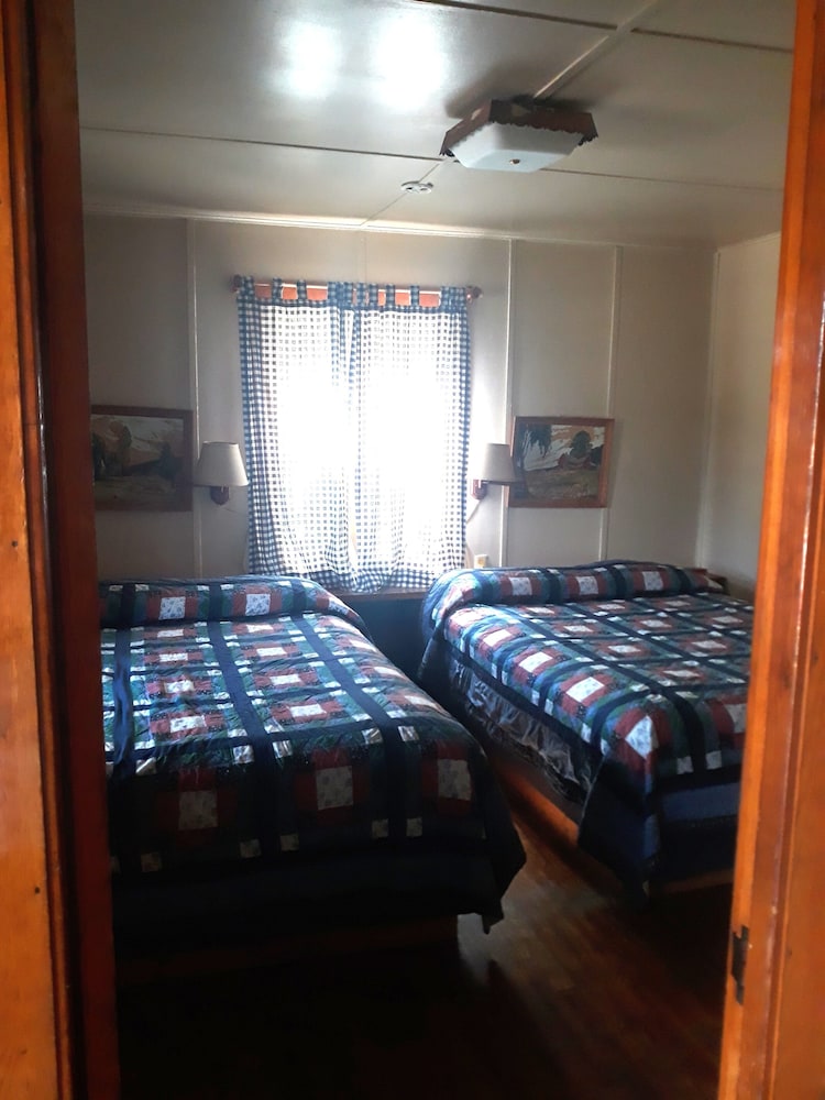 Cabin #8 photo 1