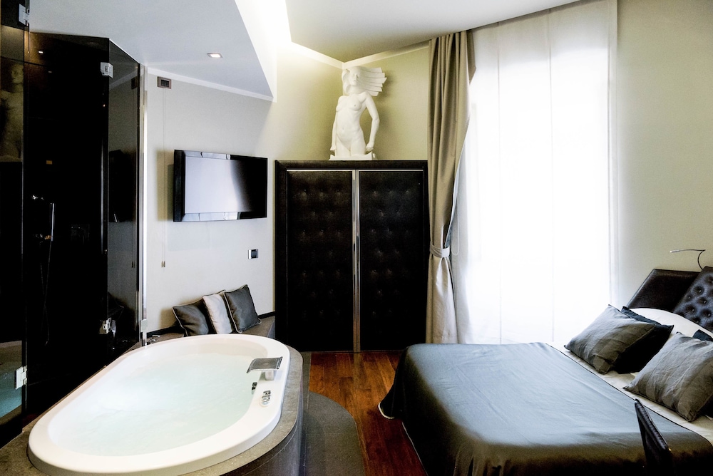 Junior Suite, Jetted Tub photo 1