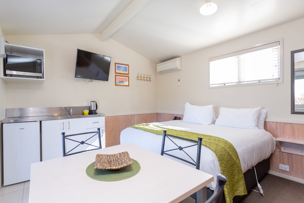 Deluxe Cabin, Non Smoking, Shared Bathroom photo 3