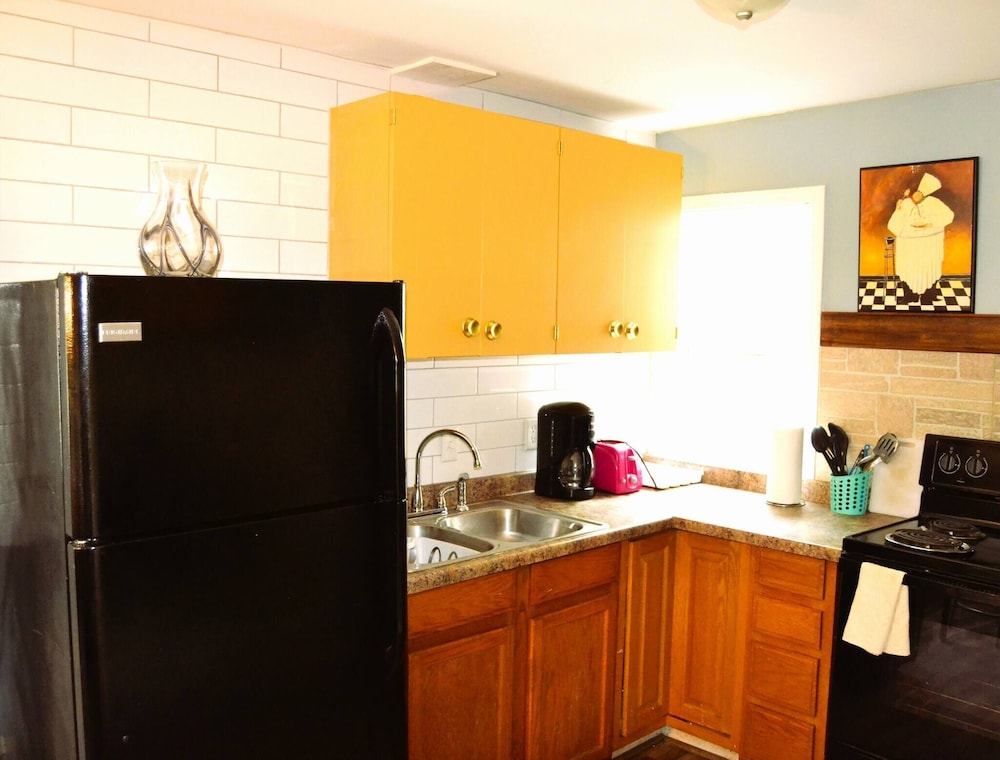 House, Multiple Bedrooms, Accessible photo 2