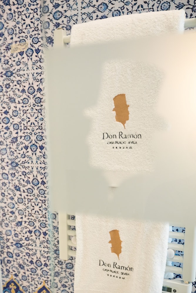 Luxury Suite - Photo 22