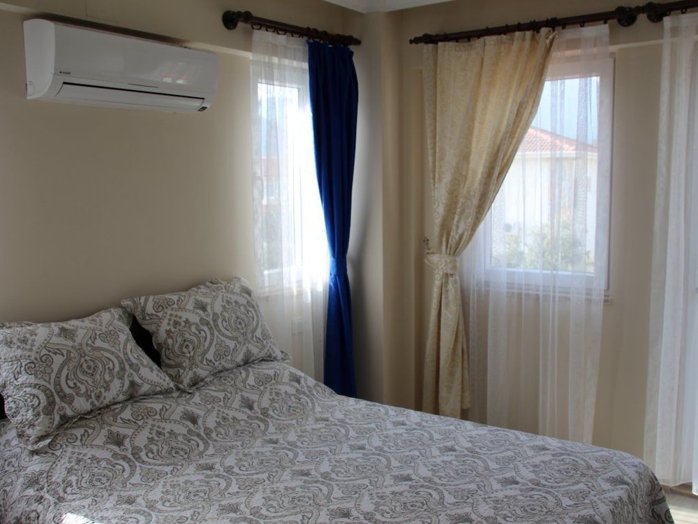 Villa photo 1