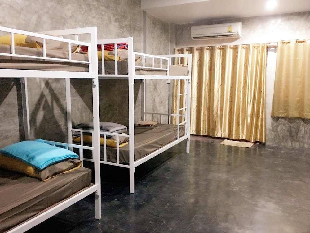 Basic Shared Dormitory, Shared Bathroom photo 1