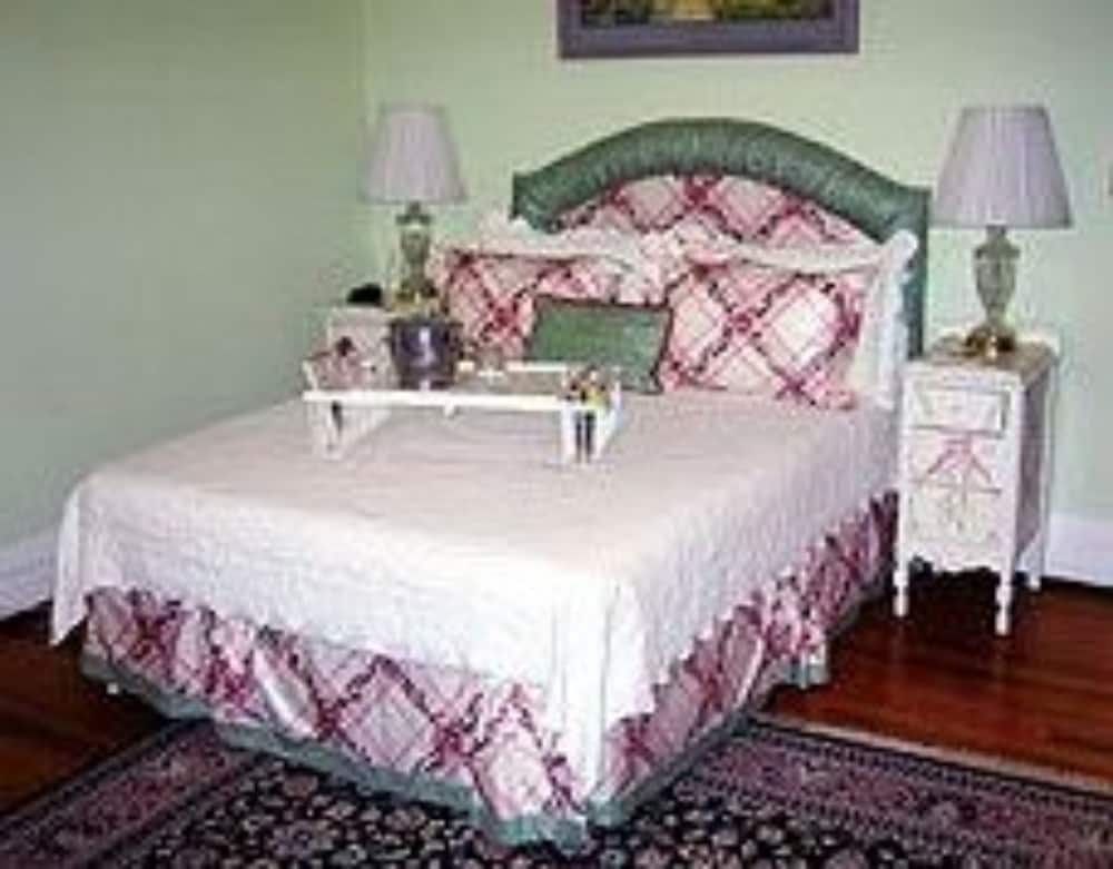 Belle Room
