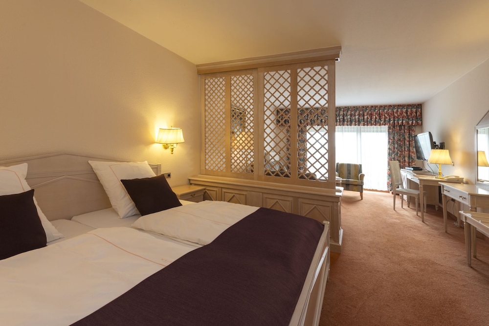 Junior Suite with Balcony, sunny side photo 3