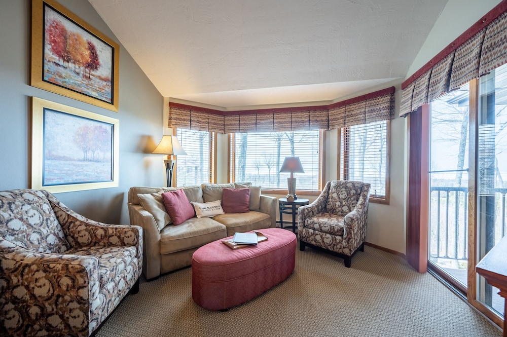 1 Bedroom 1 Bath King Premier Water View photo 1