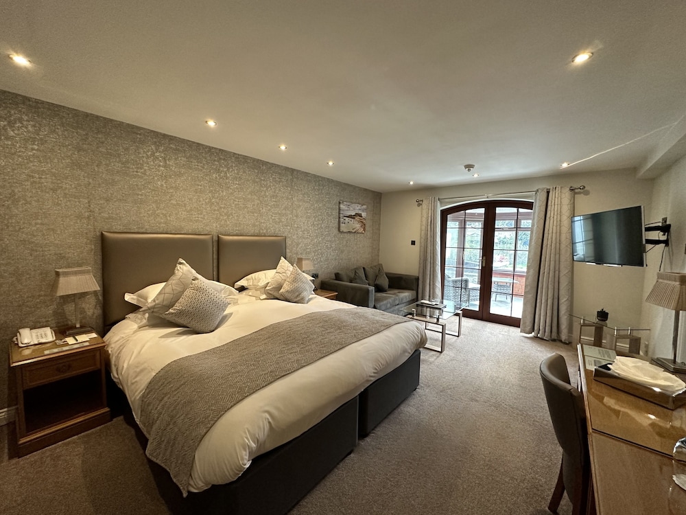 Conservatory Suite Double or Twin