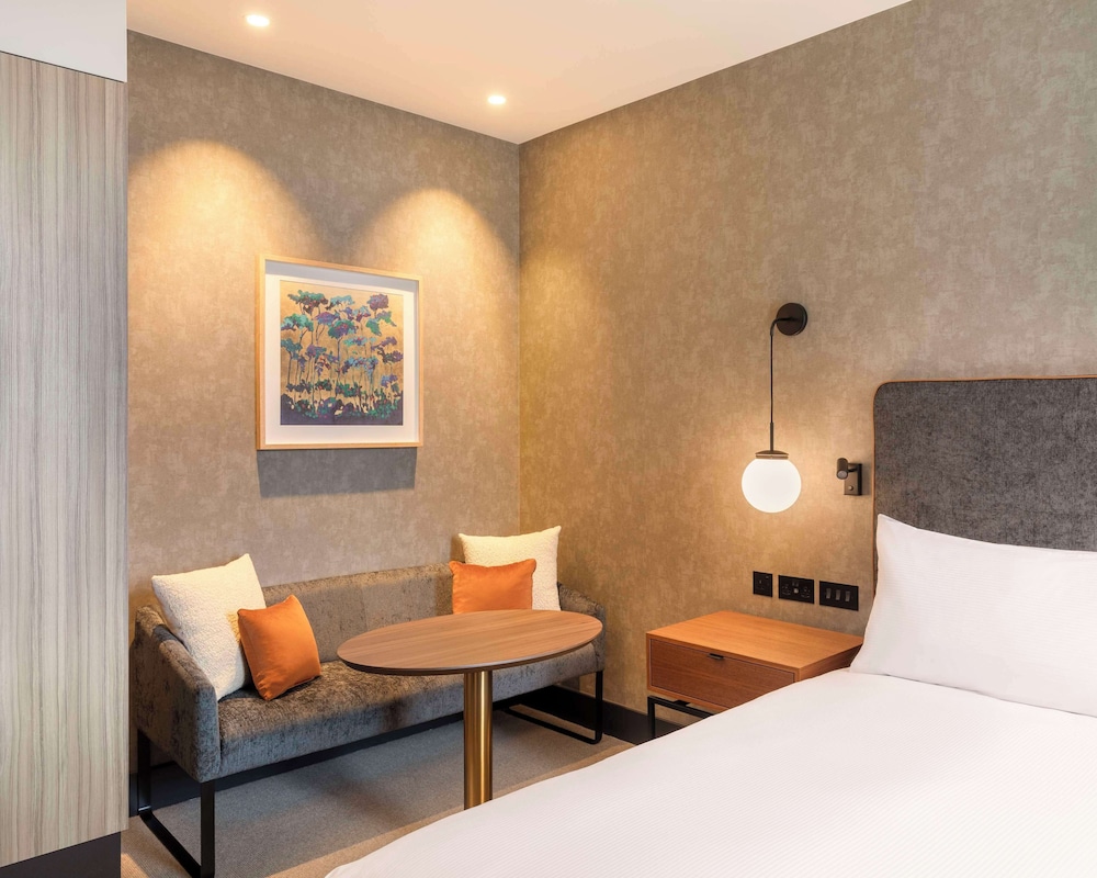 Standard Room, 1 King Bed photo 1