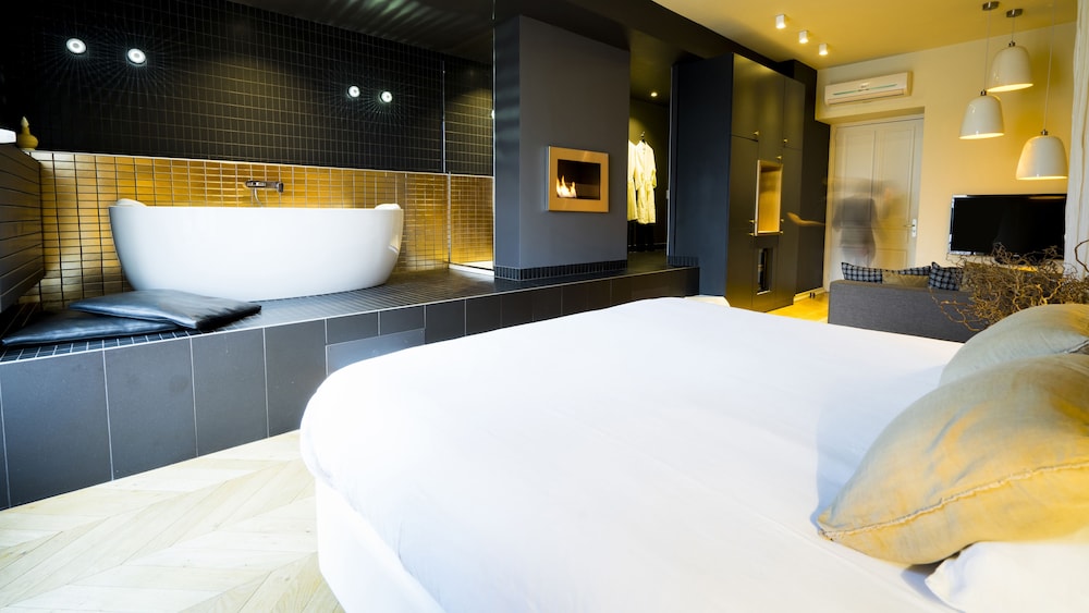 Suite Luxe Bellecour, 5 place Bellecour, 69002 Lyon