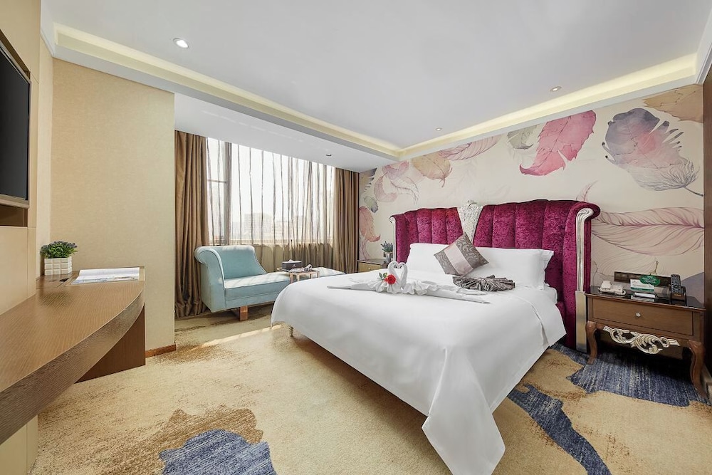 Deluxe Suite photo 2